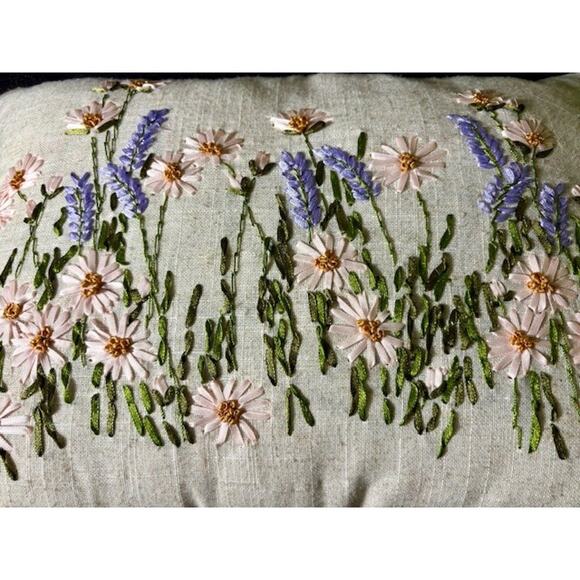 Unbranded Other - Pillow Spring Wild Flowers Theme 10”x17” Zipper Closure